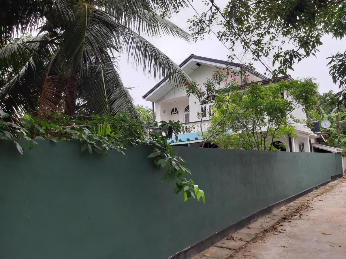 Hellen Homestay ネゴンボ エクステリア 写真