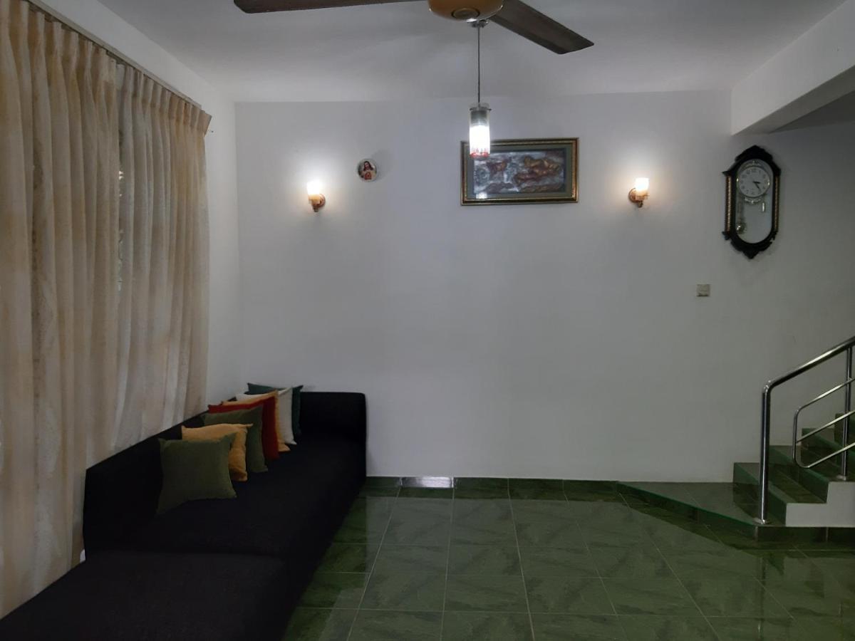 Hellen Homestay ネゴンボ エクステリア 写真